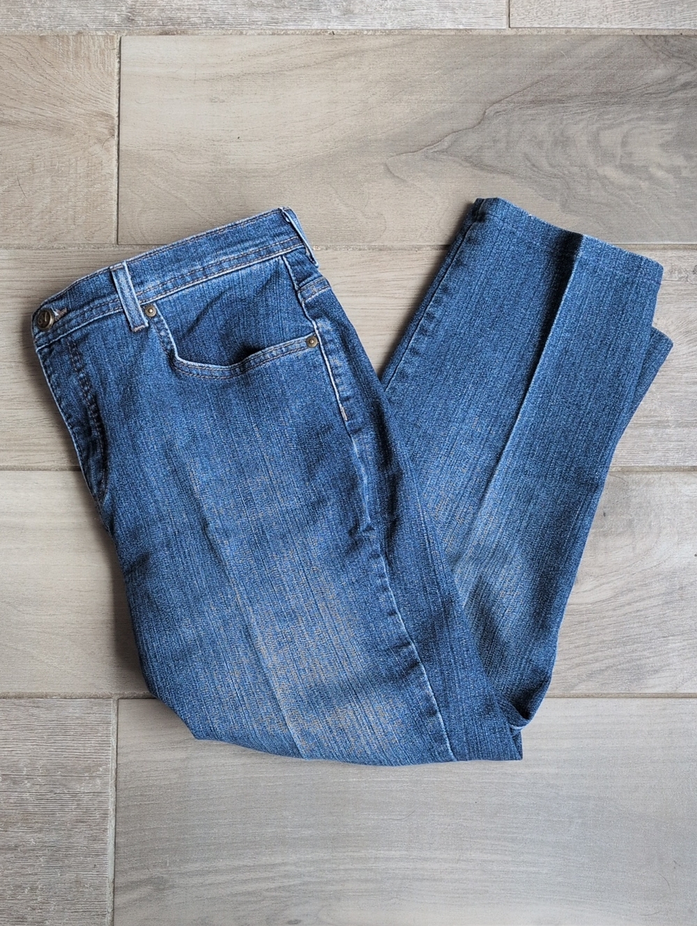 Gloria Vanderbilt Straight-Leg Denim Jeans in Medium Blue - Size 12